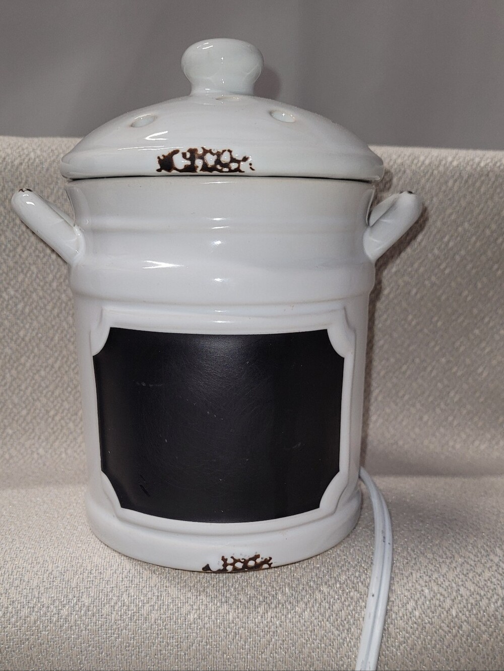 Scentsy White Ceramic Electric Wax Warmer with Black Chalk Panel